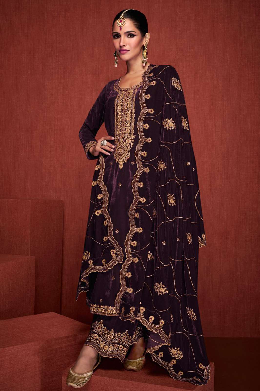 PURE MUMTAZ ARTS JUGNI VELVET WITH HEAVY EMBROIDERY NECK DAMAN SLEEVES WITH CUTWORK
