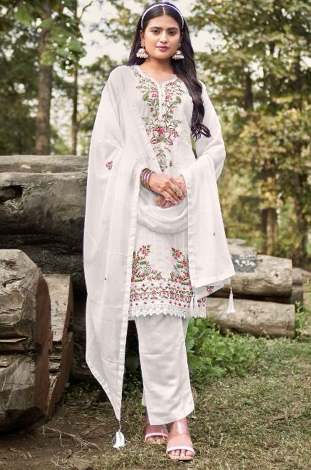 Zarqash Z 201 343H FOX GEORGETTE HEAVY EMBROIDERED SUIT WITH HAND WORK