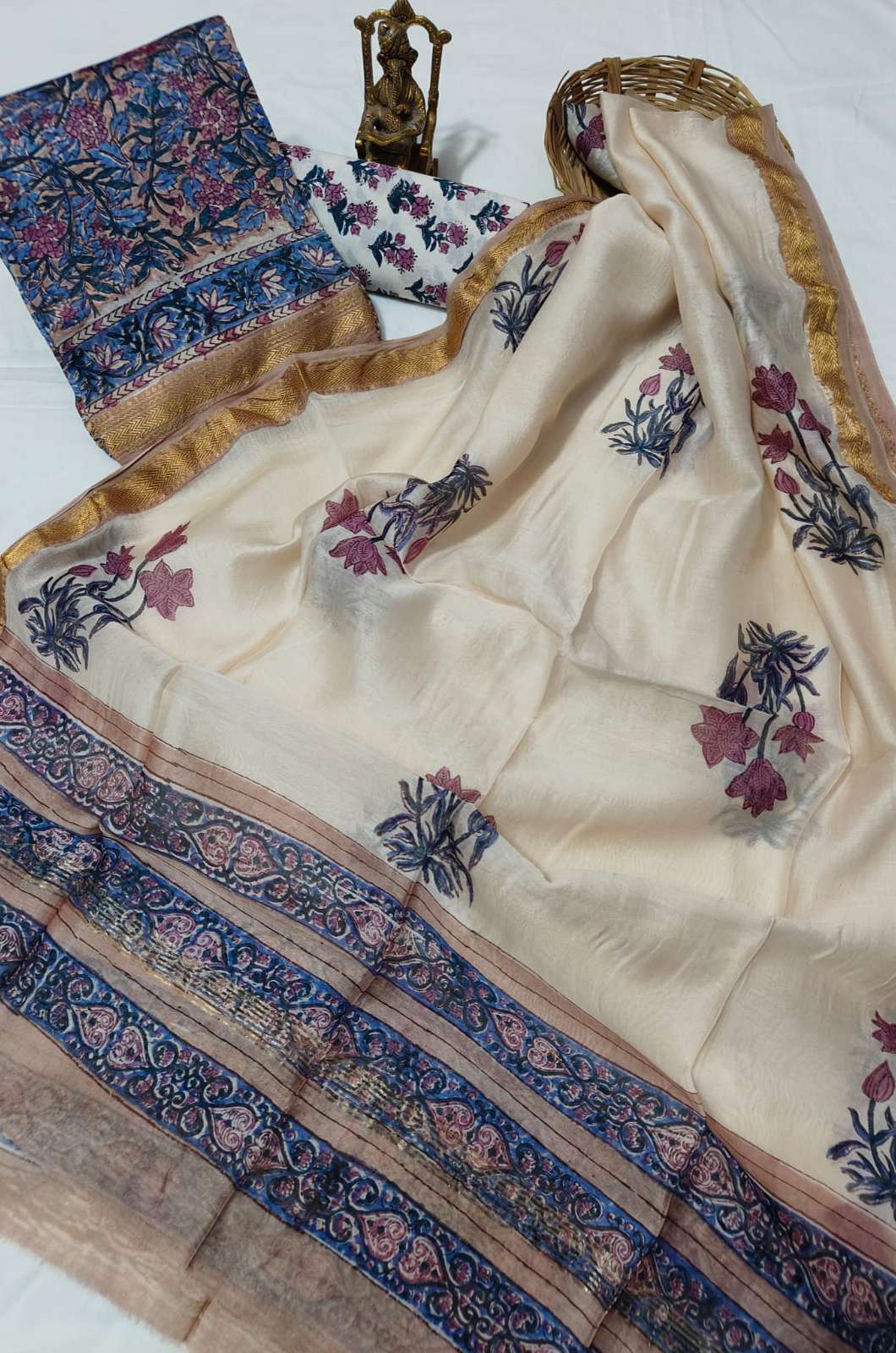 Shri Balaji Emporium 6228A Hand block printed Maheshwari Silk Suit
