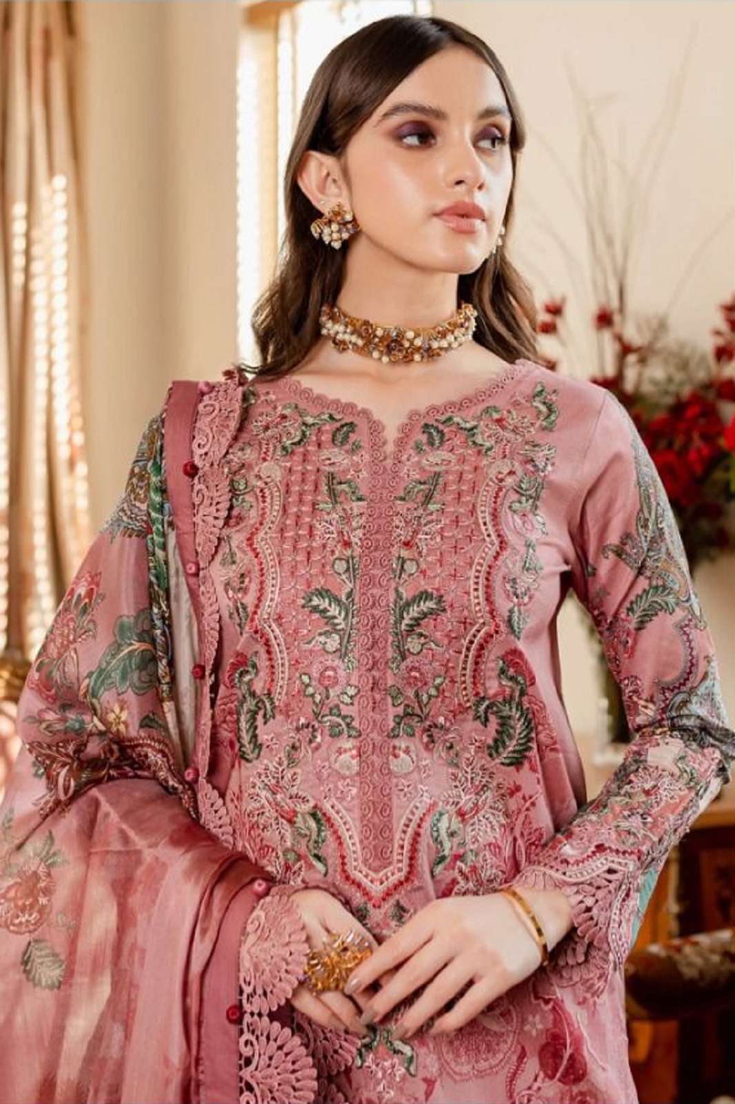 TAJ CREATION 525 DESIGNERA PAKISTANI SUITS