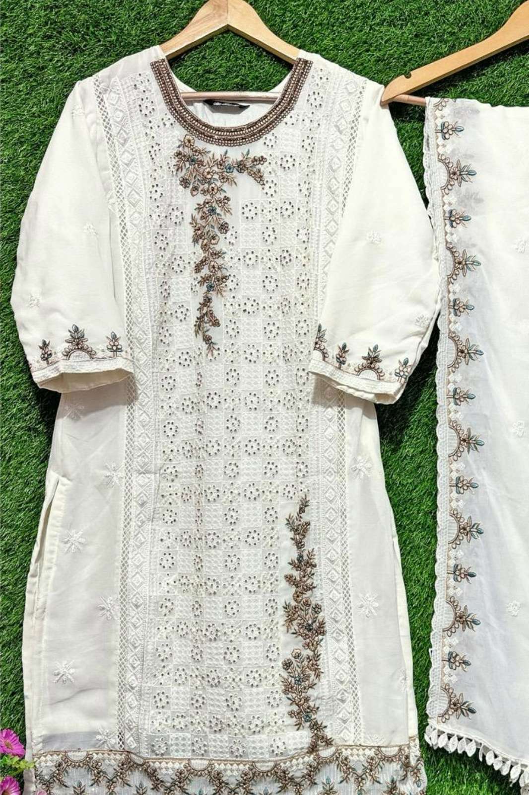 RAMSHA R 1198 READYMADE GEORGET HEAVY EMBROIDERED PAKISTANI SUIT