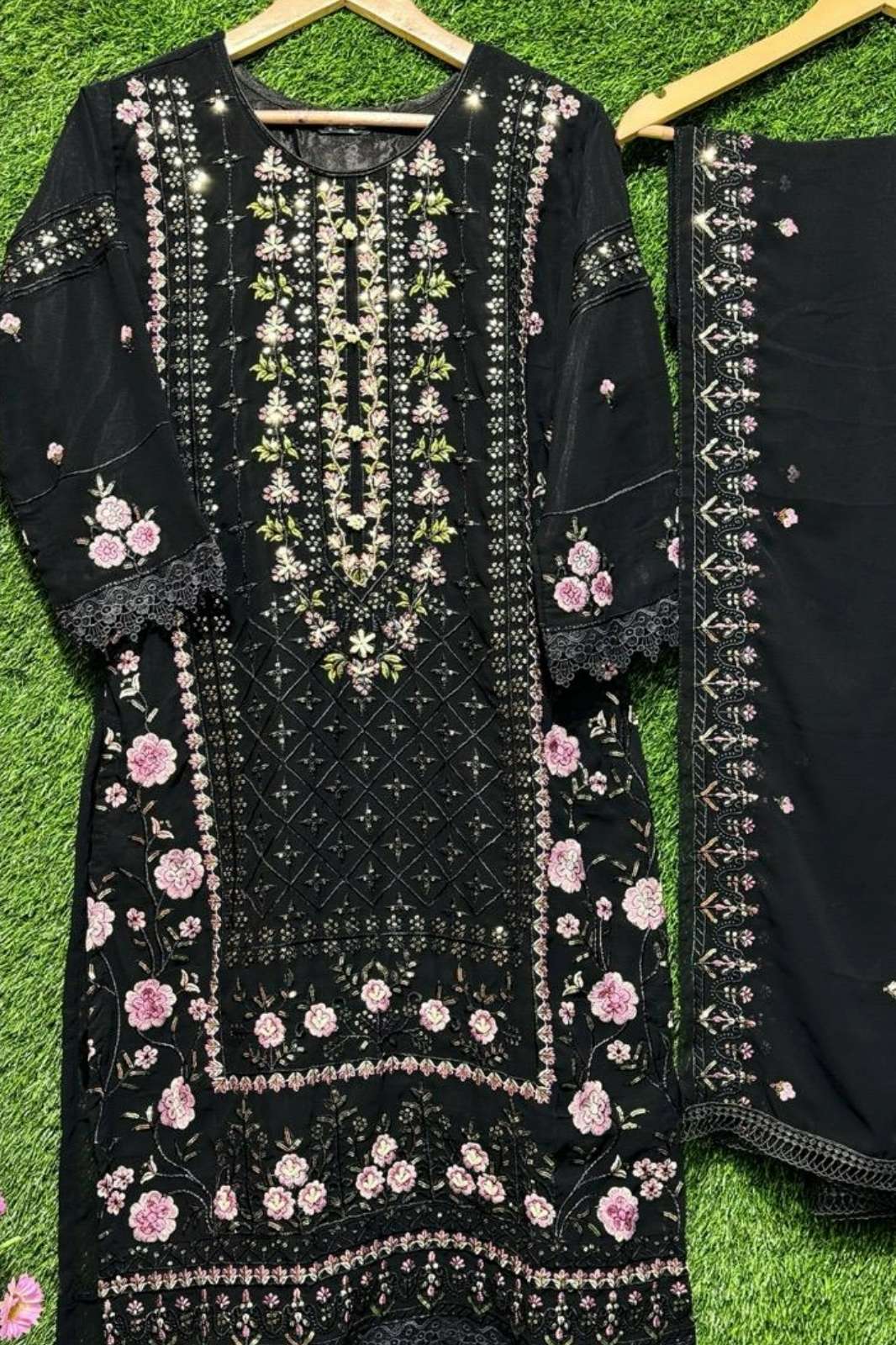 RAMSHA R 1199 READYMADE GEORGET HEAVY EMBROIDERED PAKISTANI SUIT