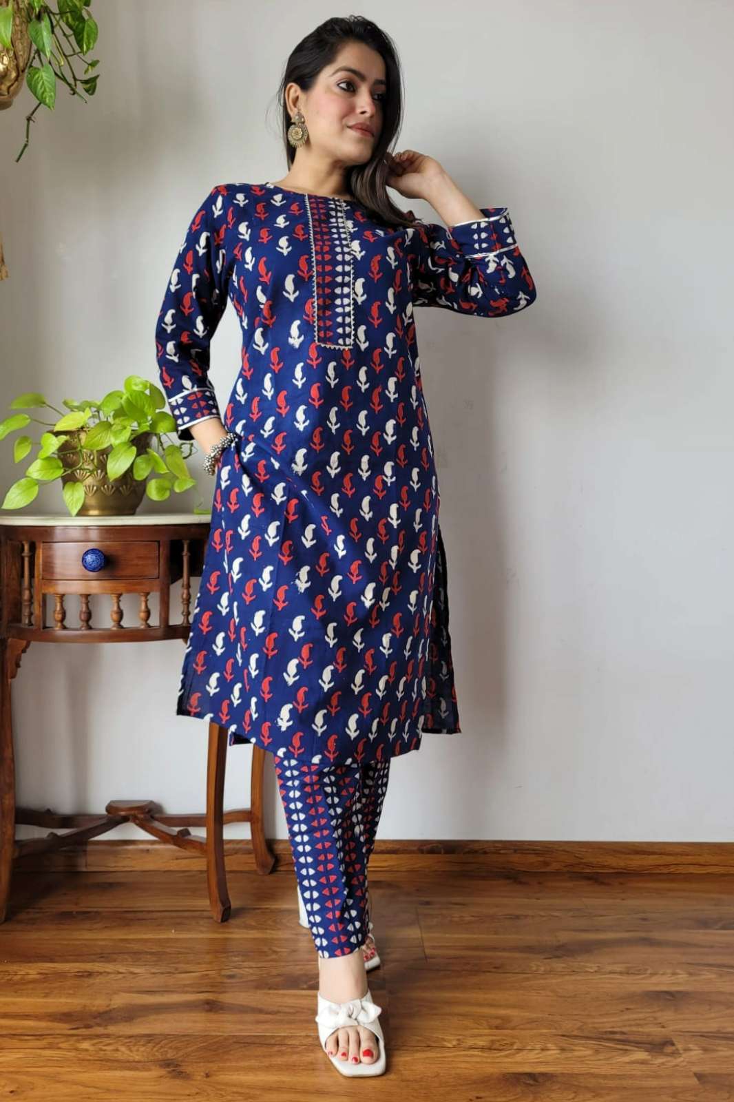 Shri Balaji Emporium 9566 Readymade Hand Block Printed Cotton Kurtis