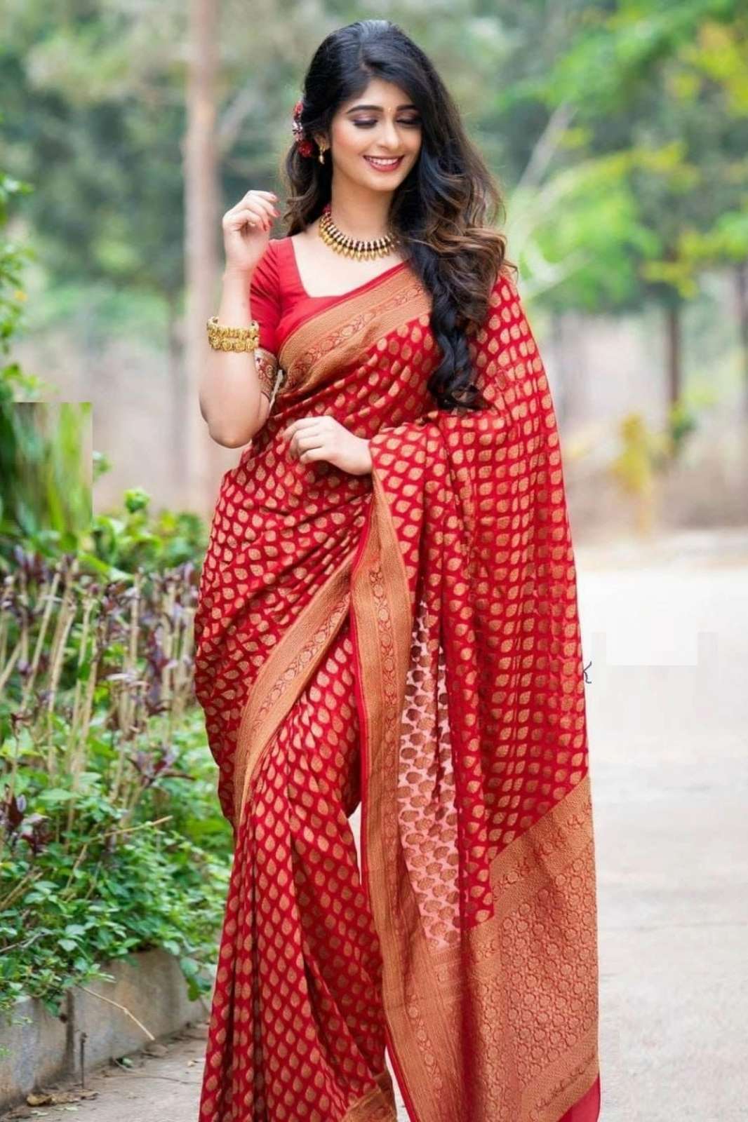 Shri Balaji Emporium 10191 VP2333 Beautiful Soft Lichi Silk Saree