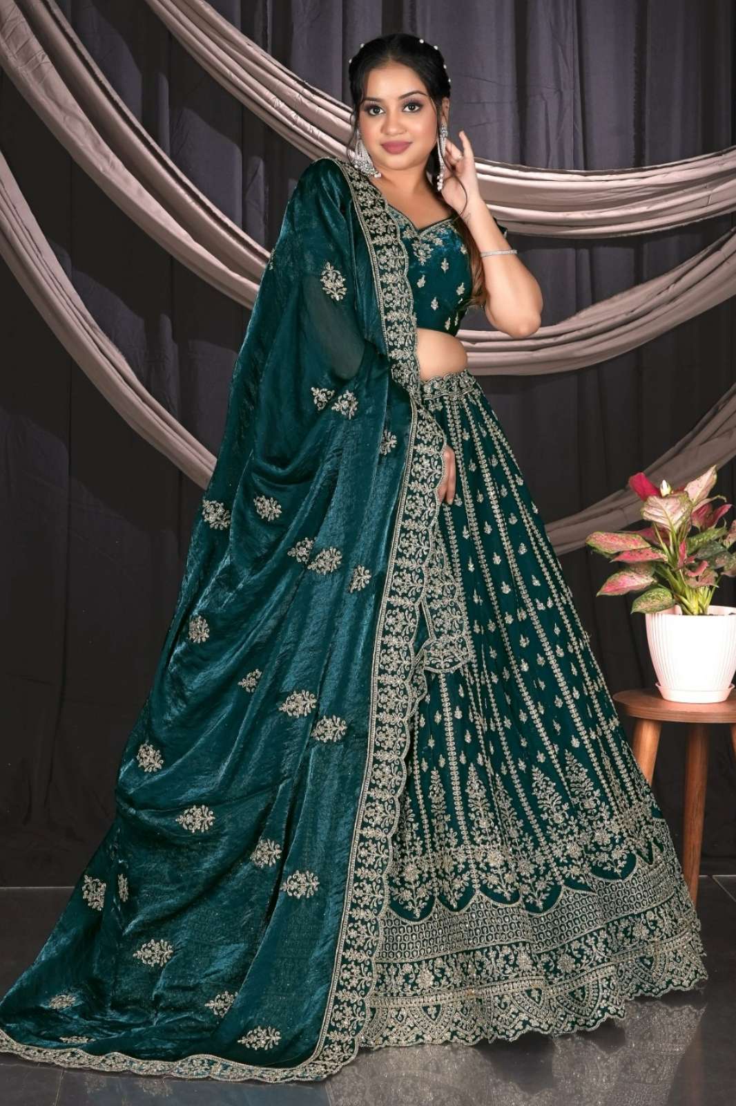 Shri Balaji Emporium SGW Wedding Wear & Hand Work Designer Simmer Fendy Lehenga