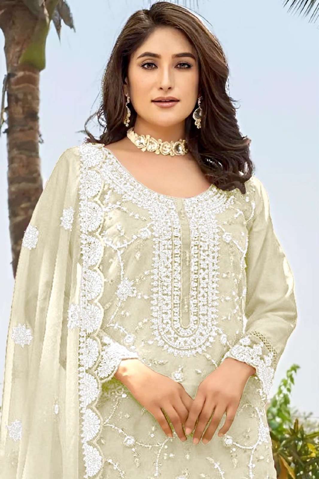 SAFA CREATION SF PK 924 GEORGETTE EMBROIDRY WORKED SUITS