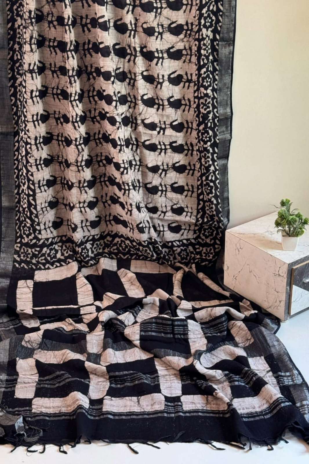 Shri Balaji Emporium RF13583 Hand Block Printed Linen Saree
