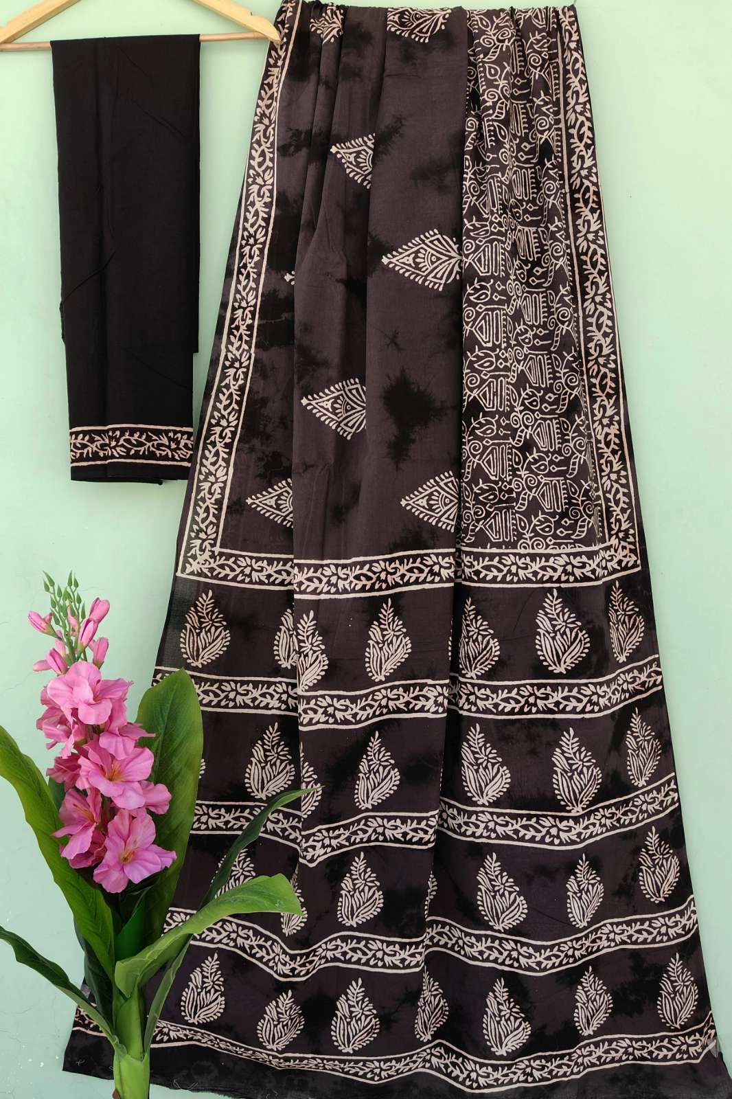 Shri Balaji Emporium RF13591 Traditional Mulmul Hand Block Printed Cotton Saree
