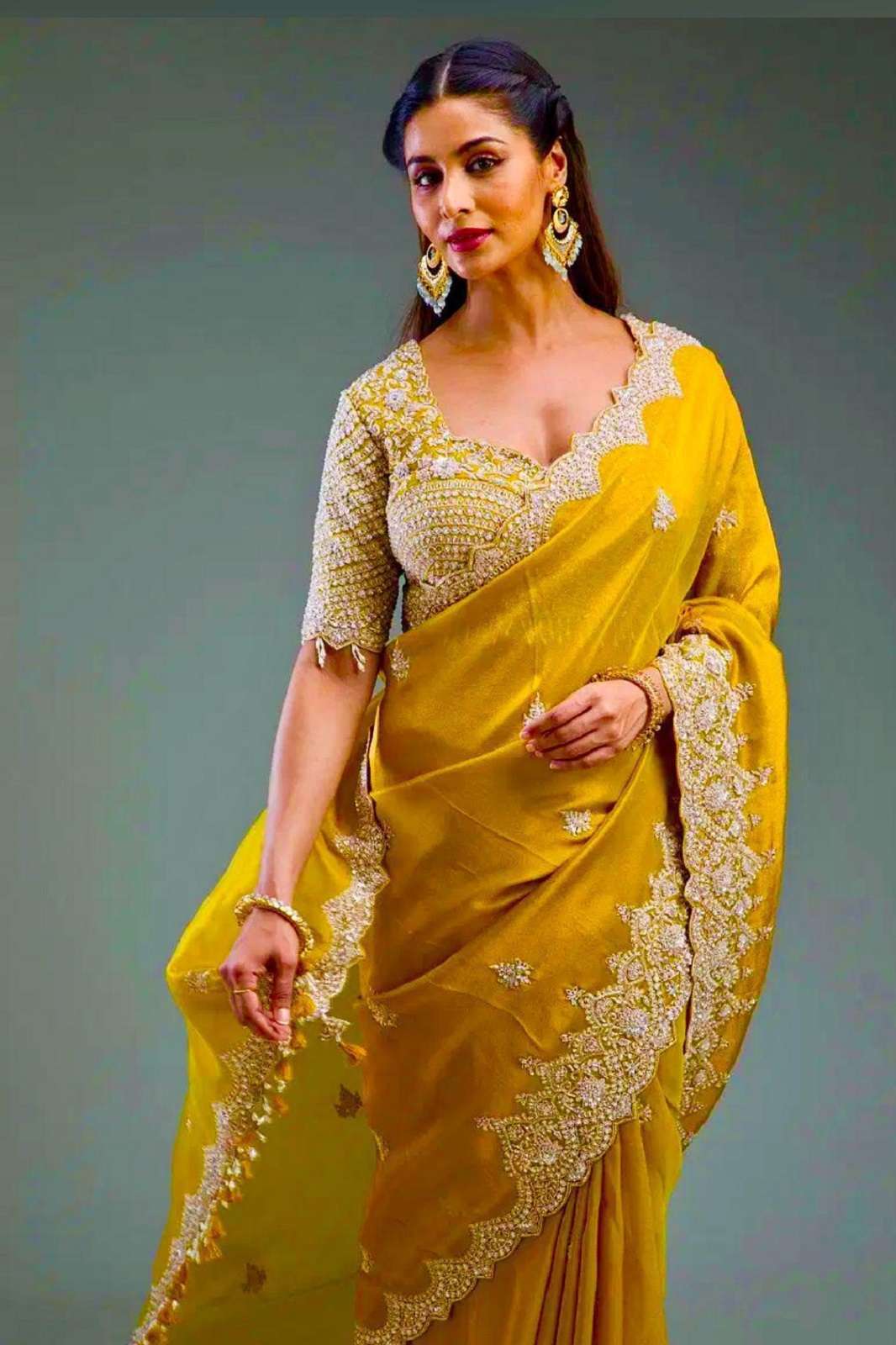 SHRI BALAJI KK MANISHA SOFT GOLD CRUSH SILK SEQUENCE WORKED SAREE