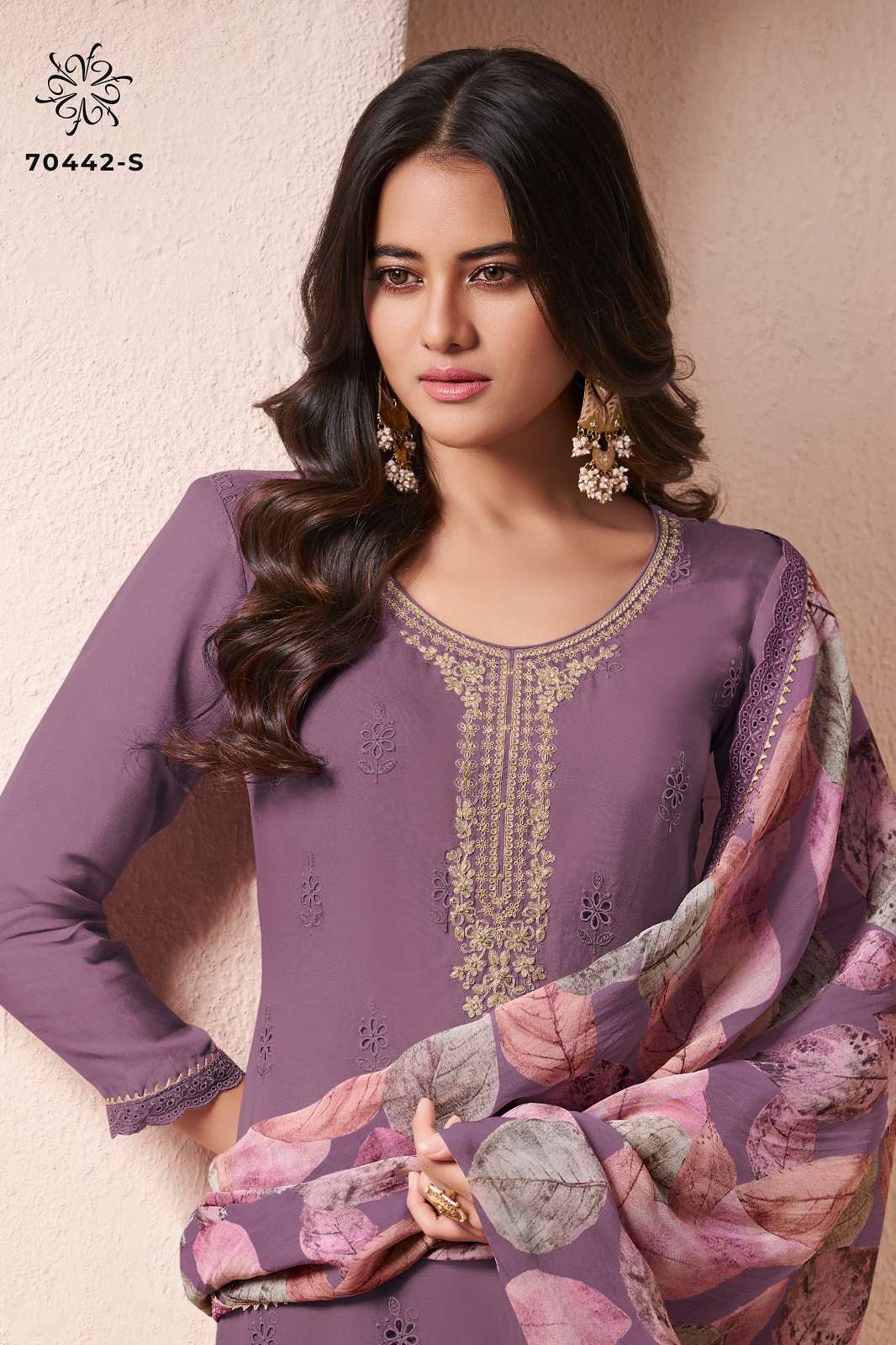 KULEESH KHWAAB ORGANZA EMBROIDERED SUITS