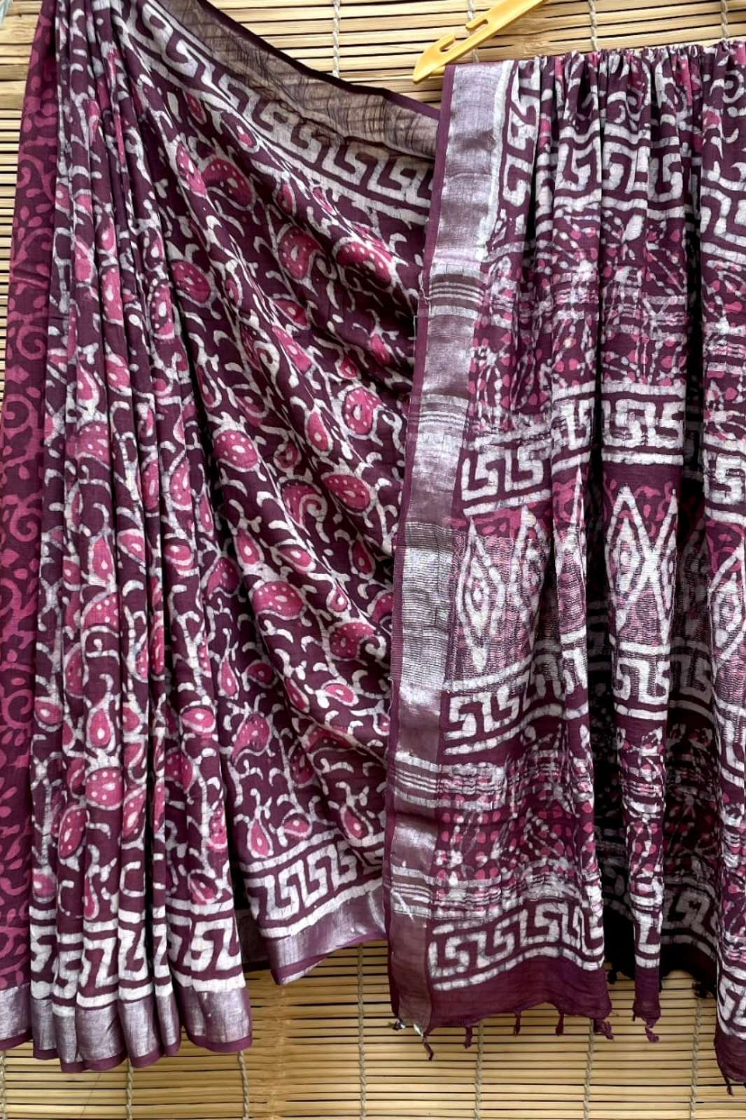 Shri Balaji Emporium CK 14530 Hand Block Printed Linen Saree
