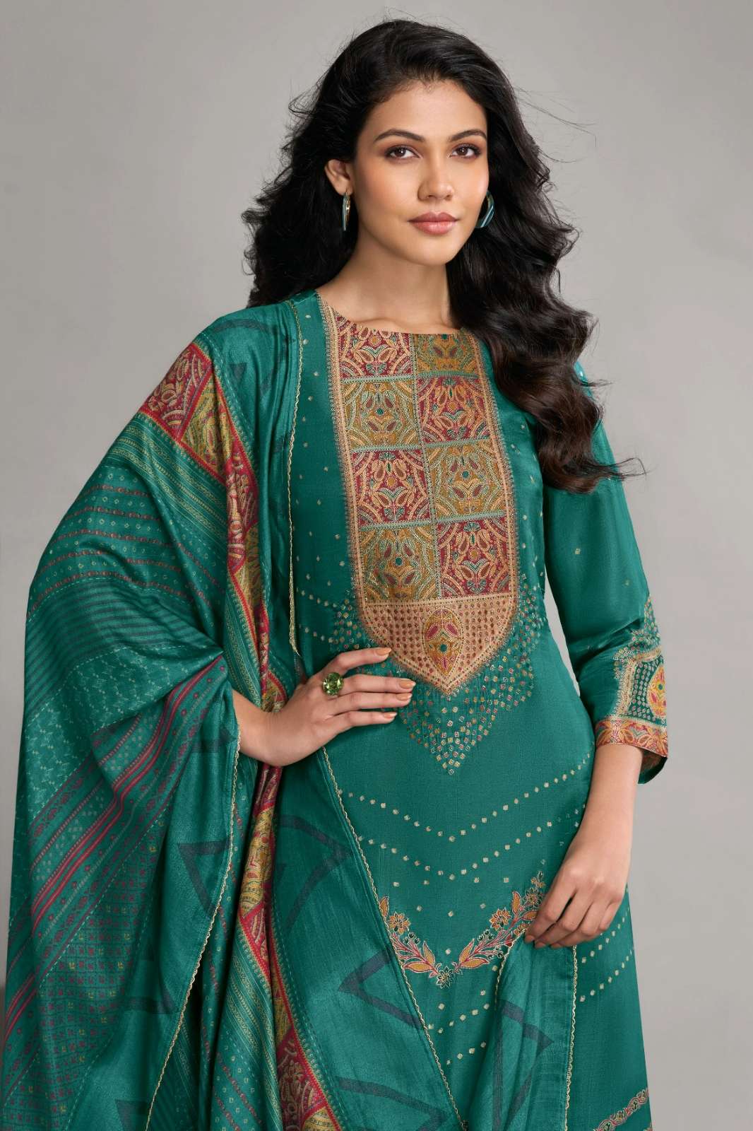OMTEX PEHNAWA RUBINA SILK JACQUARD DIGITAL PRINTED SUIT 
