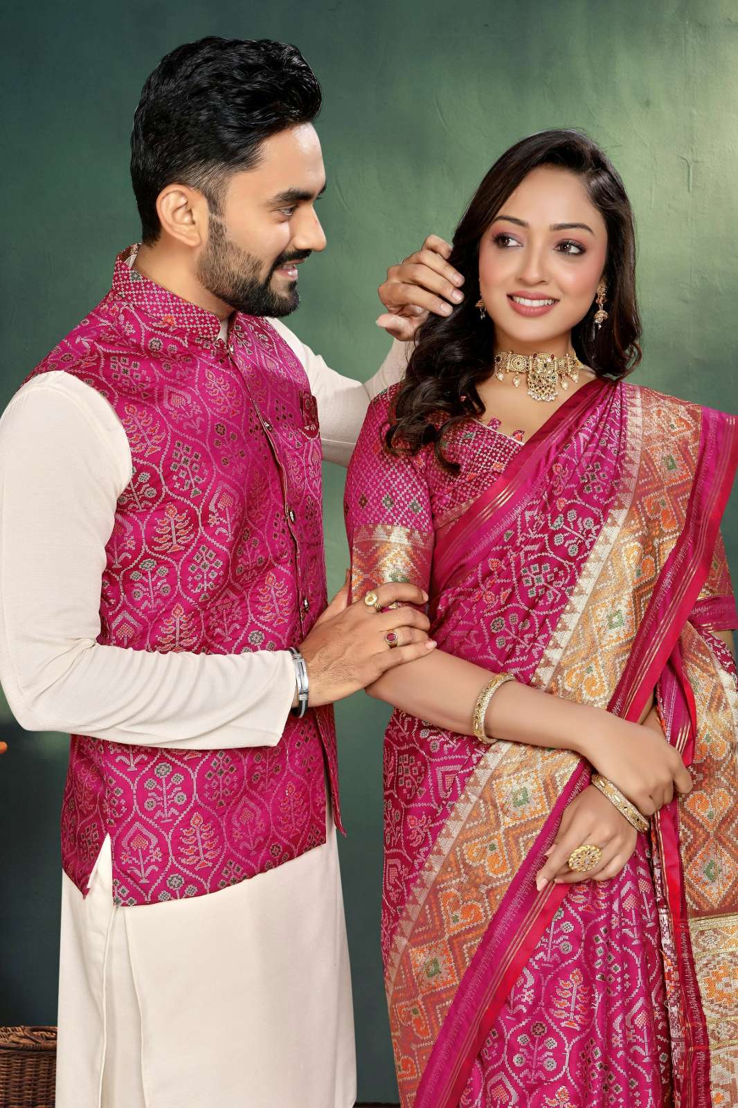 Shri Balaji Emporium DIF 076 couple Mens Kurta pajama Koti & Female Saree Matching Combo