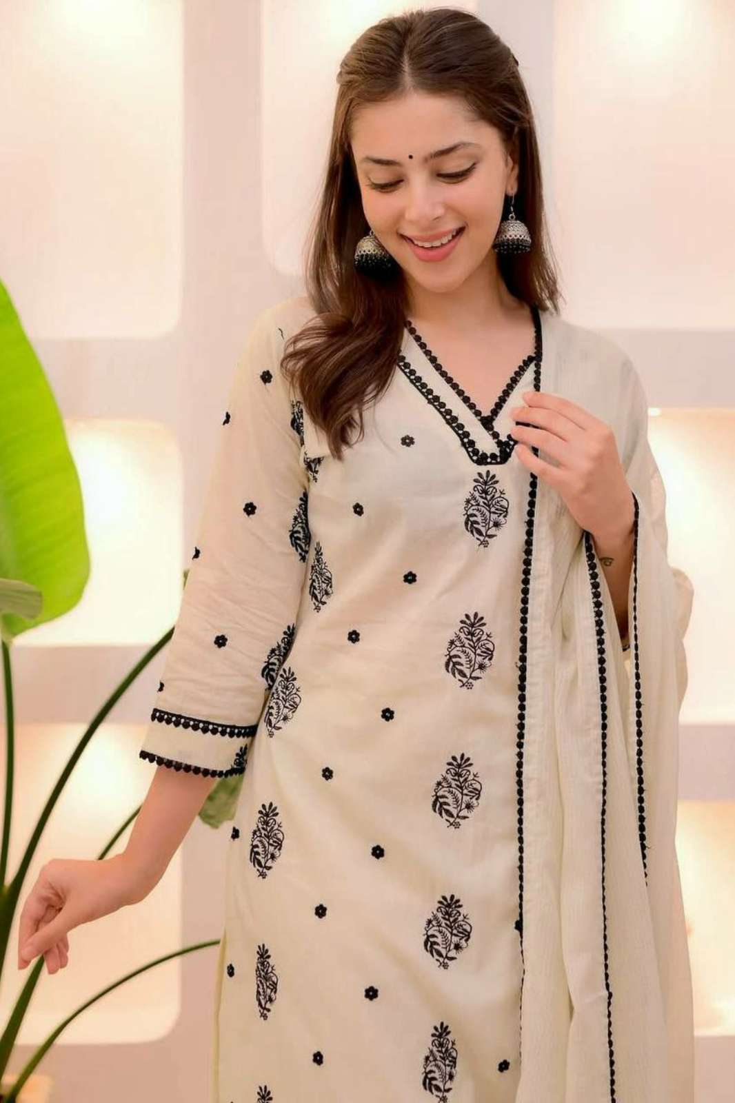 Shri Balaji Emporium DV 24648 Roman Silk Straight Suit