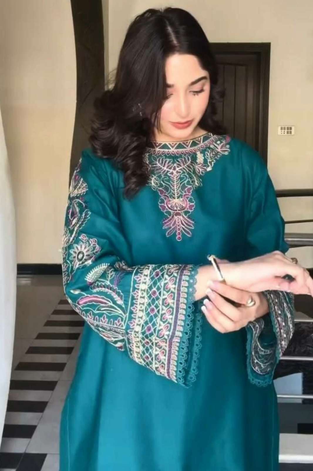 Shri Balaji Emporium DV 24663 Pure Faux Georgette Salwar Suit