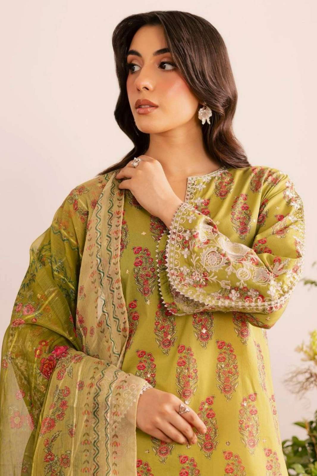 SHRI BALAJI EMPORIUM DV 24777 HAVY FRANCH CREPE SUIT