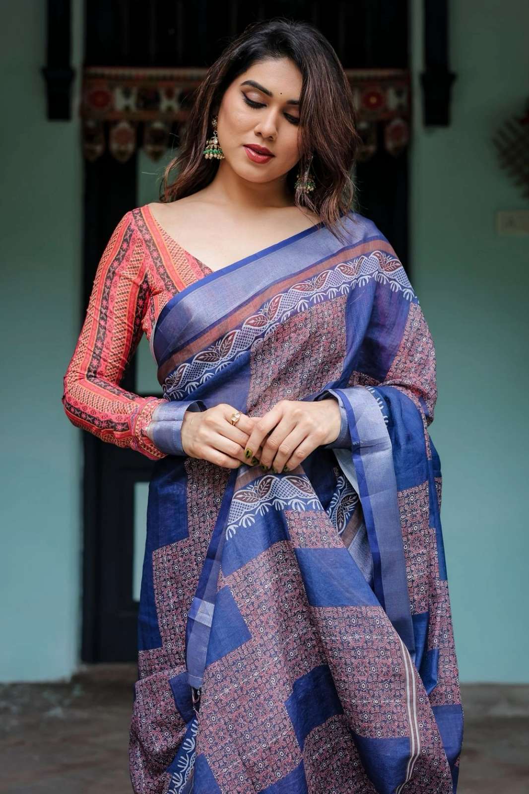 SHRI BALAJI EMPORIUM LINEN 124 LINEN 122 FLORAL PRINTED FANCY SAREE