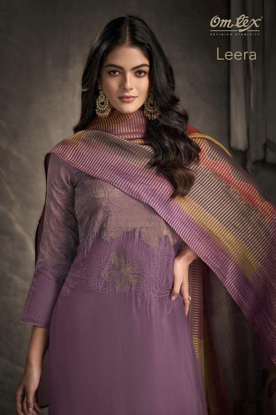 OMTEX LEERA ESPANA SILK & TISSUE CRUSH APLIQUE WORK SUIT 