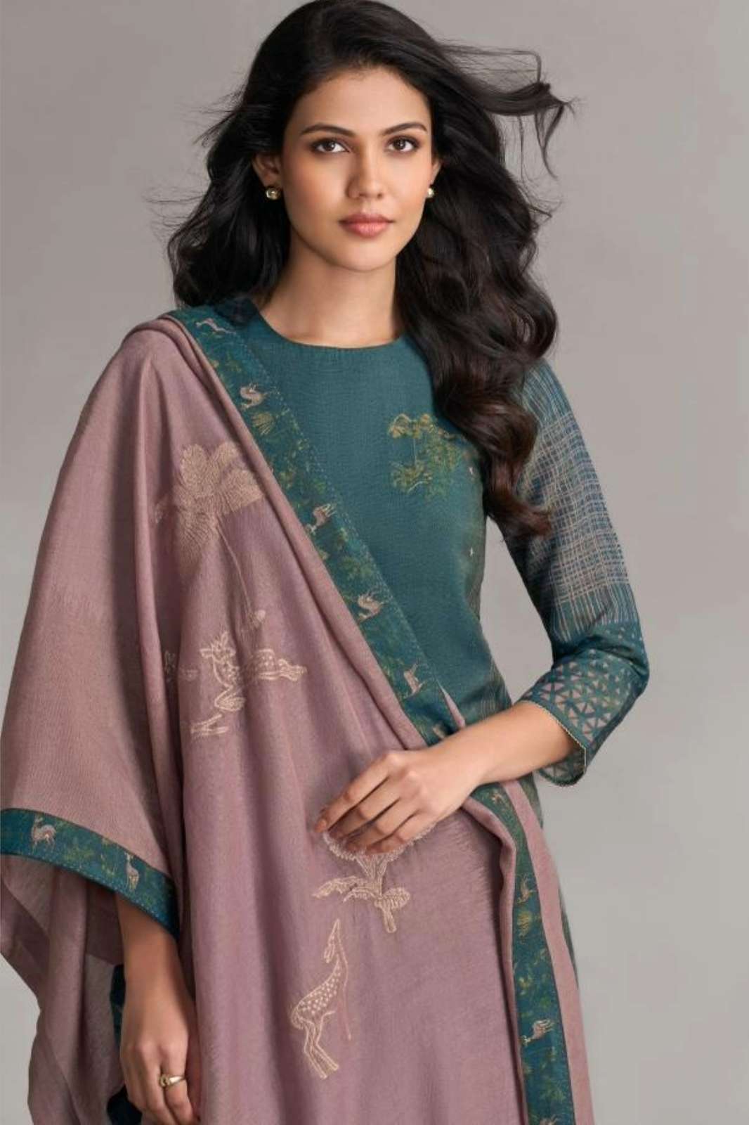 OMTEX MISHTI MOODS AURUM SILK DIGITAL PRINT & HANDWORK SUIT