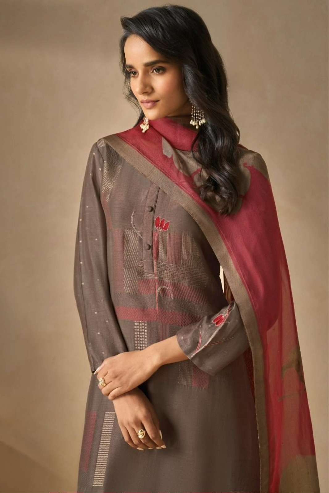 SHRI BALAJI EMPORIUM MEHERIYA MUSLEEN JACQUARD SUIT