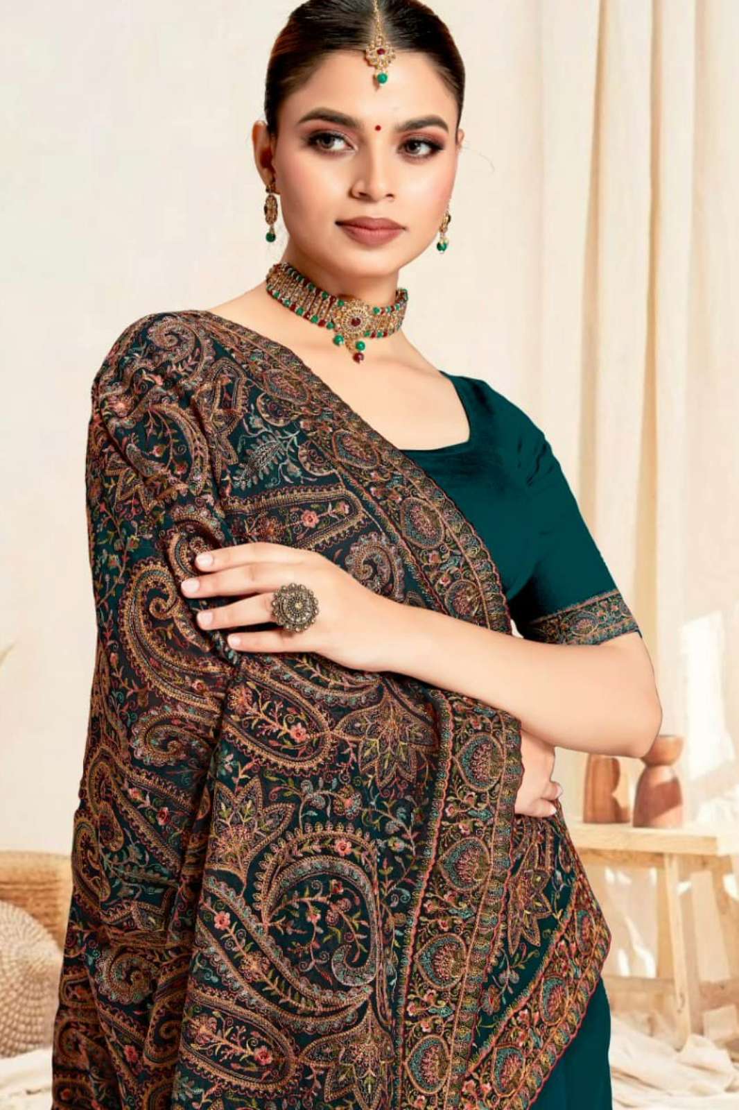 Shri Balaji Emporium RAJSHAHI Beautiful Georgette Resham Kashmiri Embroidery work Saree