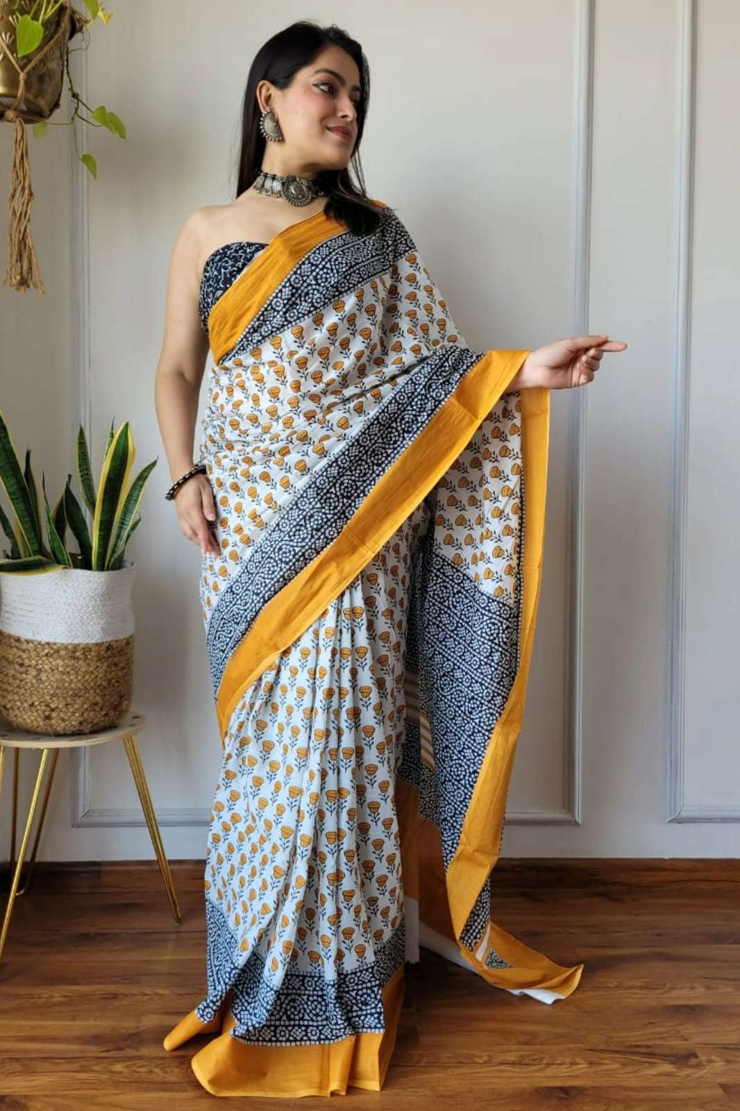 Shri Balaji Emporium RF15849 Bagru Hand Printed Cotton Mulmul Sarees