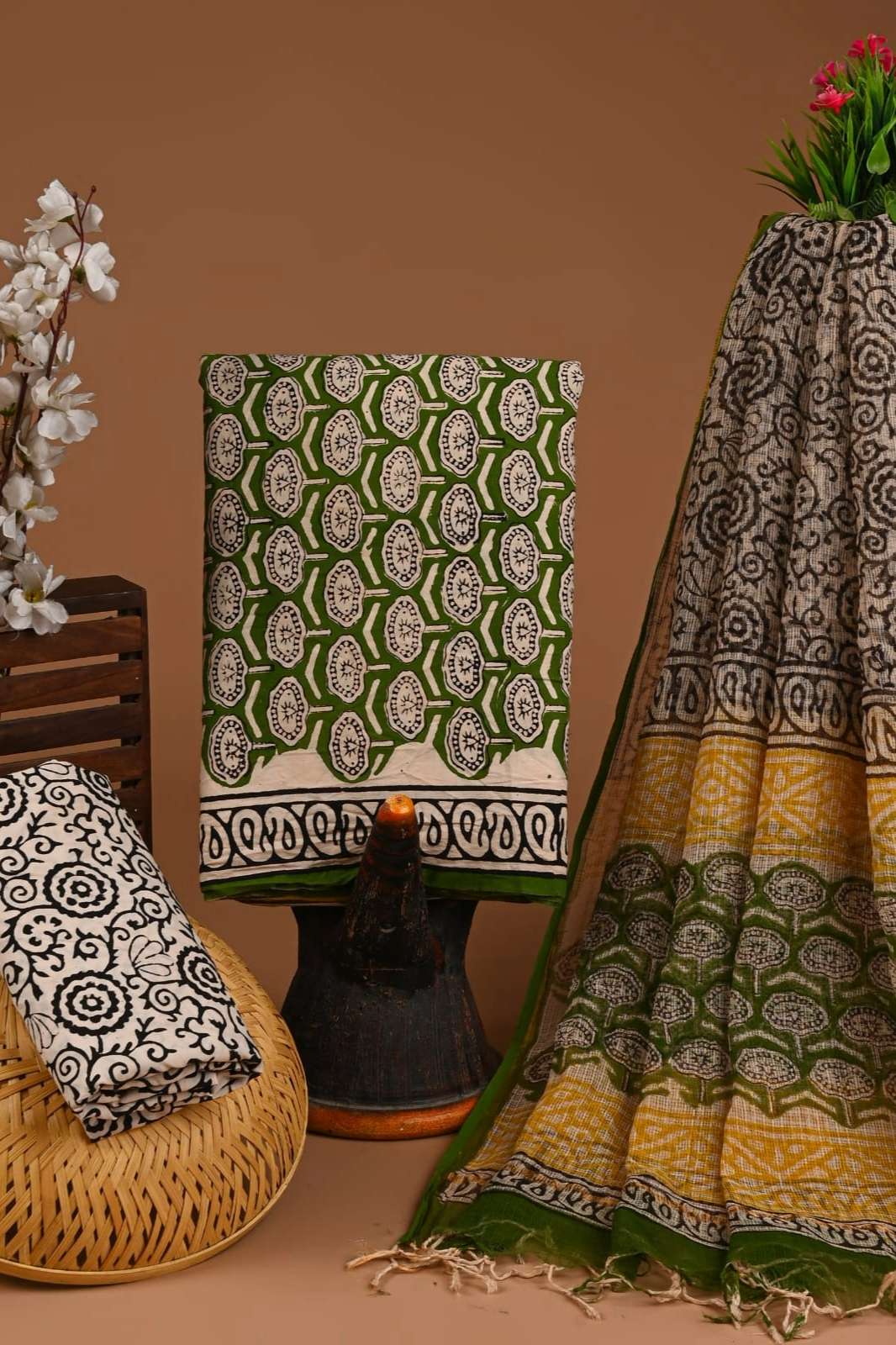 Shri Balaji Emporium RF16541 Handblock Printed Cotton Unstitched Suit