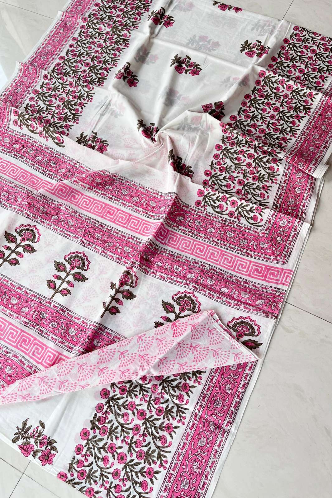 Shri Balaji Emporium RF16710 Bagru Hand Block Printed Pure Cotton Mulmul Sraee 
