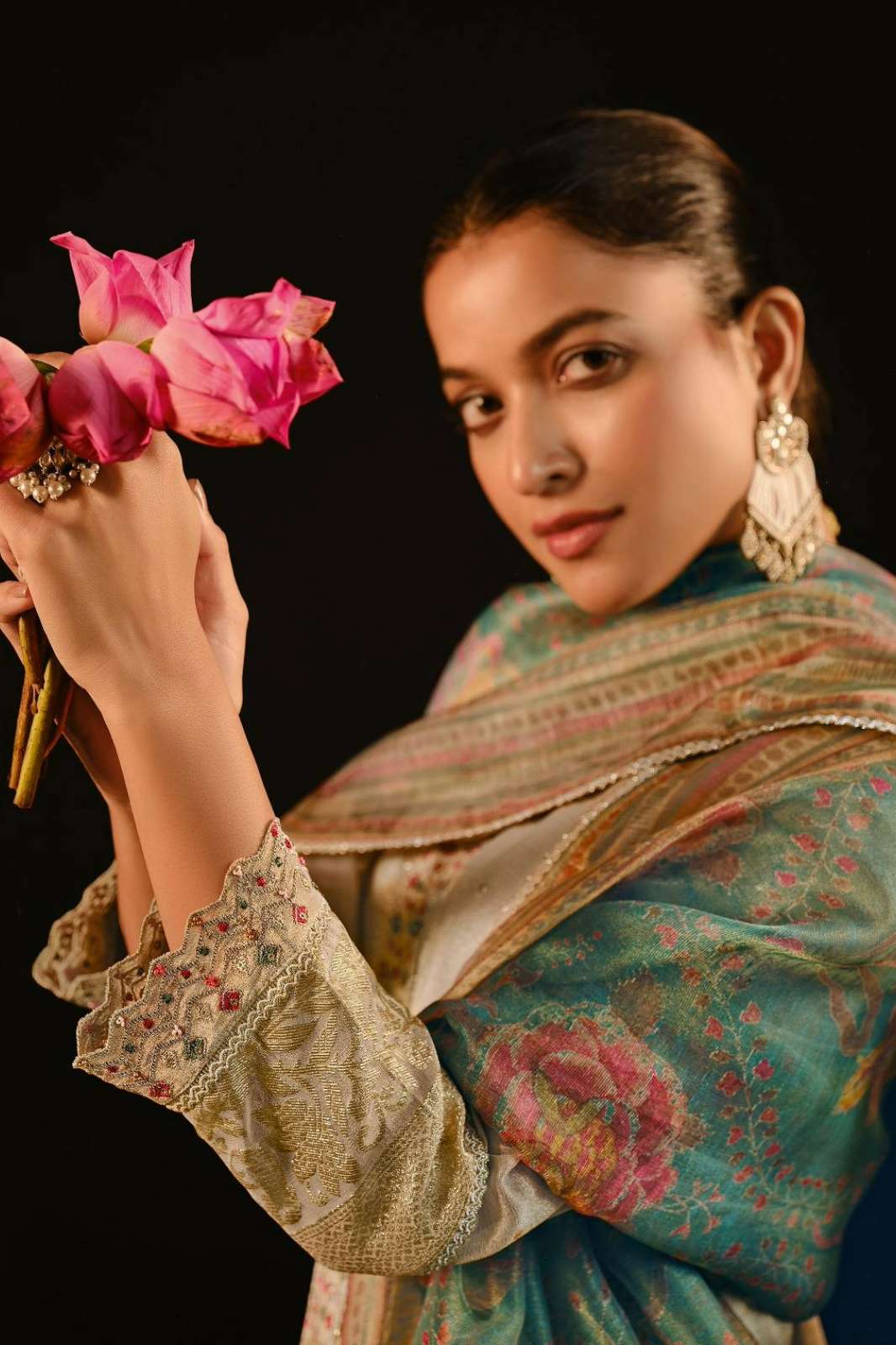 JAY VIJAY KAMALNAYANI PURE TISSUE JACQUARD SUIT WITH HANDWORK 