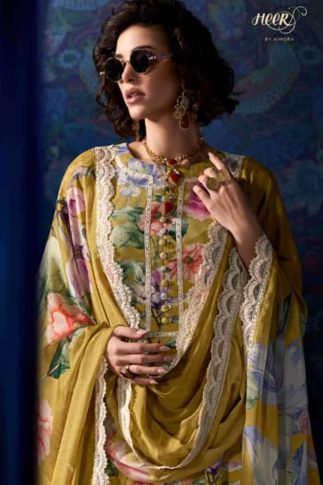 KIMORA HEER DRAMA PURE CORDUROY SUIT WITH EMBROIDERY 
