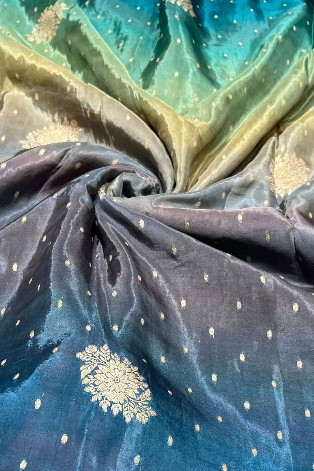 Shri Balaji Emporium 1086 Pure Soft Silk Zari Tanchui Jaccord Work Designer Fabric