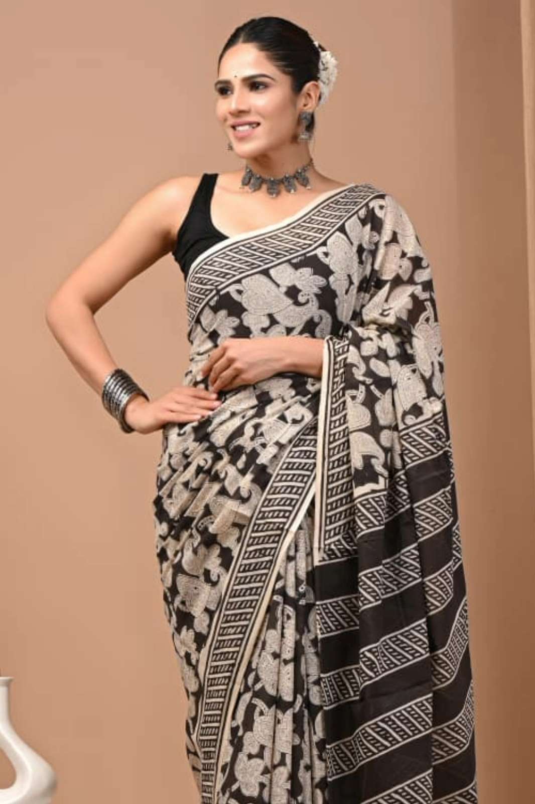 Shri Balaji Emporium RF17349 Hand Block Printed Pure Cotton Mulmul Saree