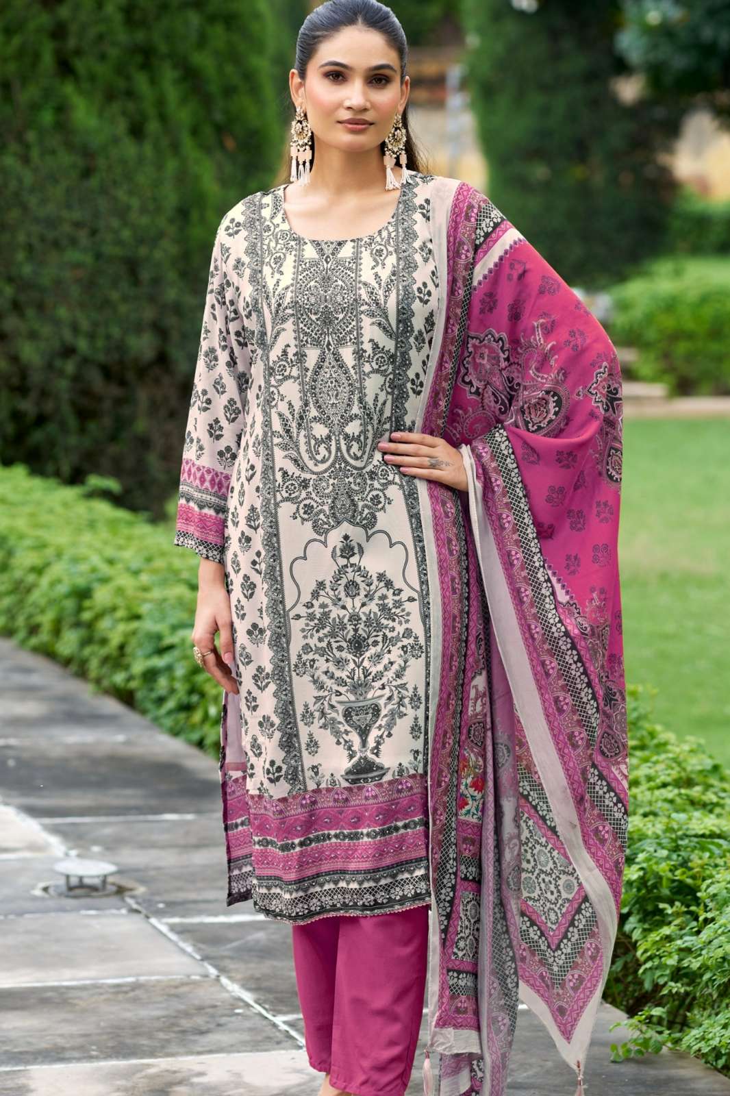 AMRUTVELA AT134 Pure Viscous Maslin Hand Work Pakistani Suit