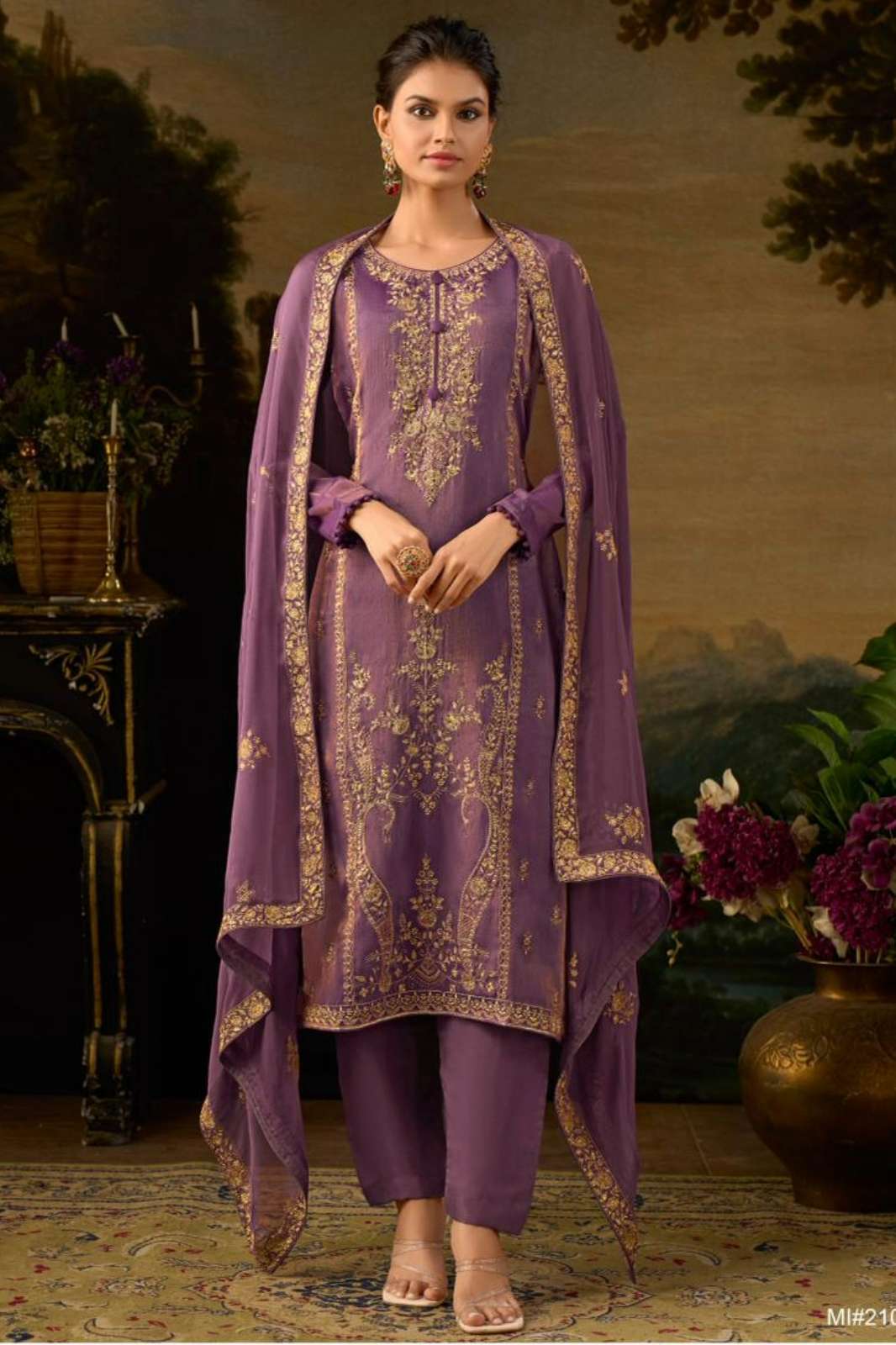 AVON MAIRA SIMMER SILK CRUSH SUIT WITH ELEGANT EMBROIDERY WORK