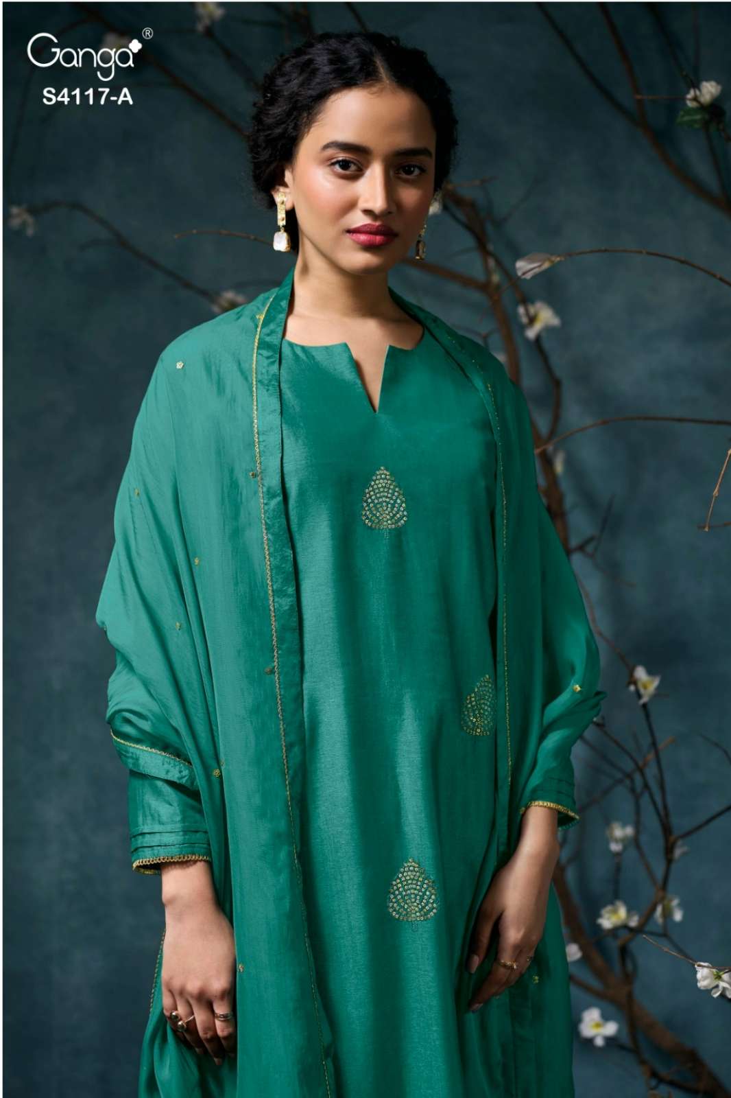 GANGA KALYRA S4117 PREMIUM BEMBERG RUSSIAN SILK EMBROIDERED SUIT