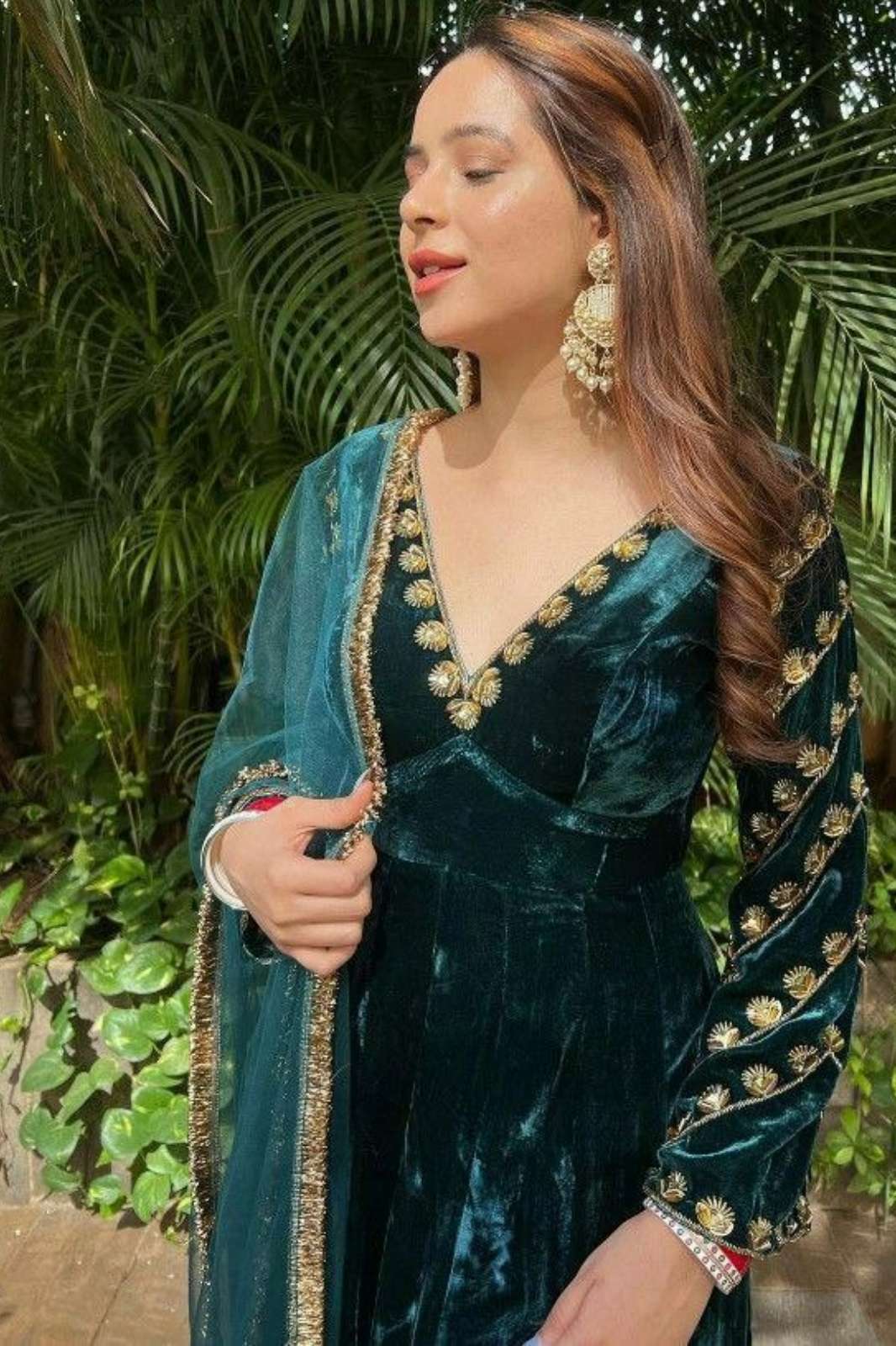 Shri Balaji Emporium DV 25062 Heavy Velvet Designer Suit