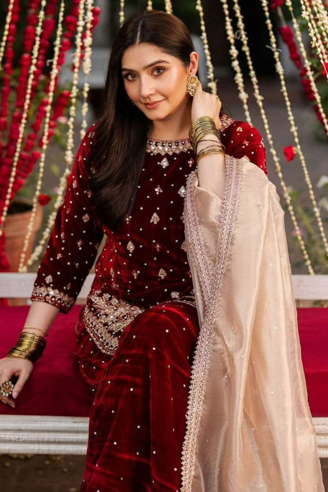 Shri Balaji Emporium DV 25074 Heavy Viscose Velvet Salwar Suit