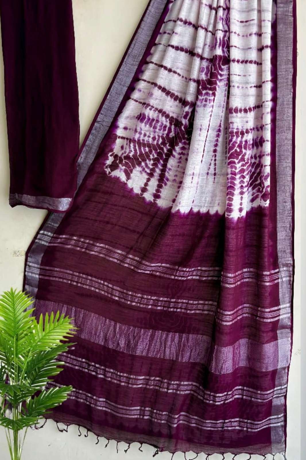 Shri Balaji Emporium RF18061 Bagru Hand Block Printed Linen Saree