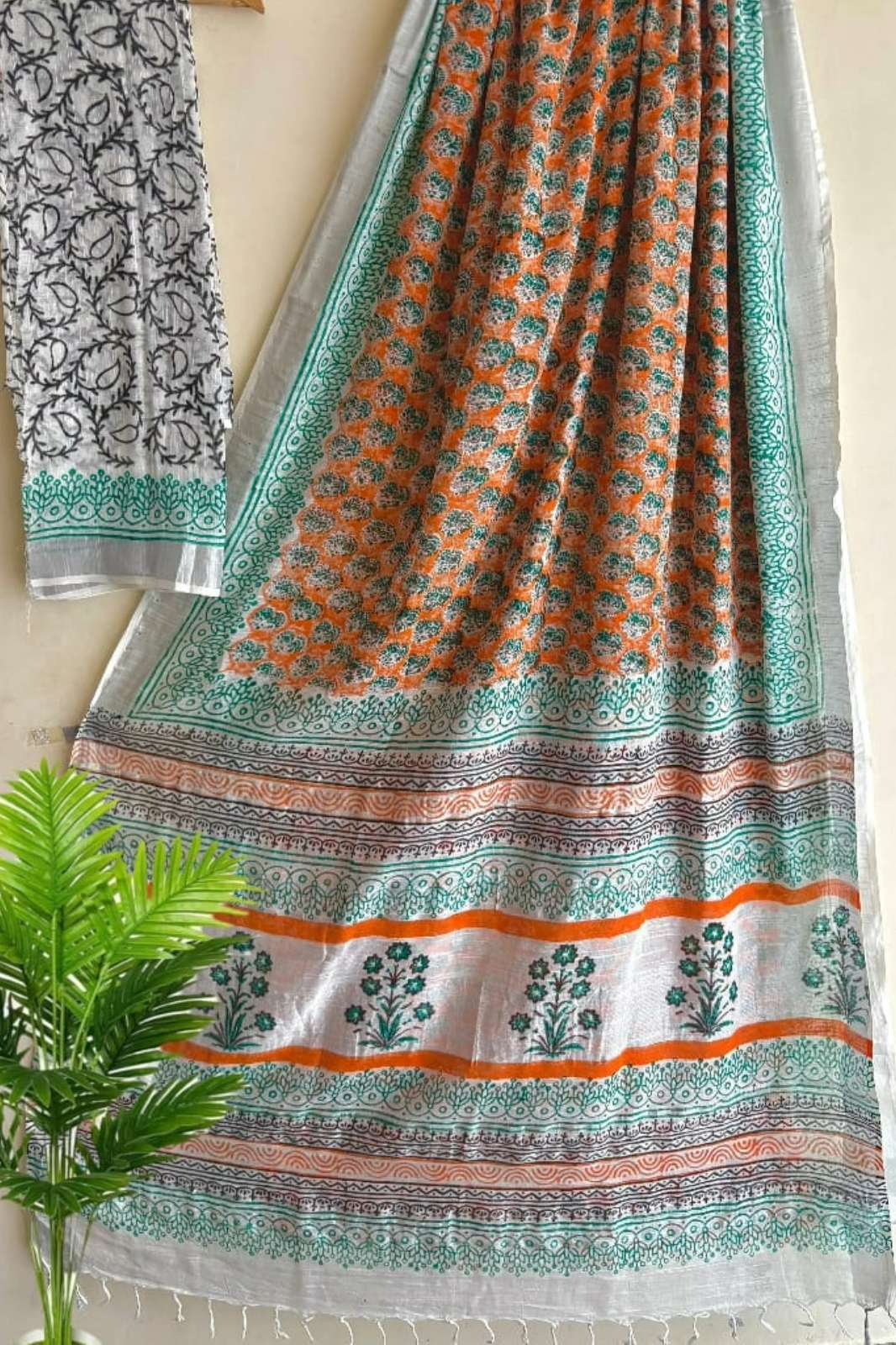 Shri Balaji Emporium RF18061 Bagru Hand Block Printed Linen Saree