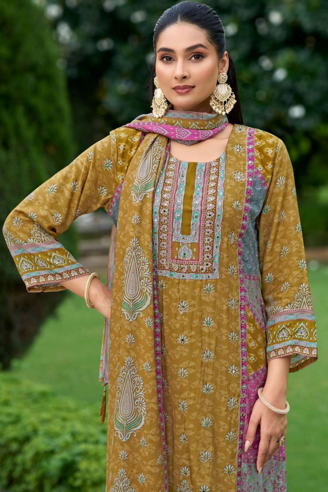 Amrutvela  AT141 Pure Viscous Maslin Hand Work Pakistani Suit