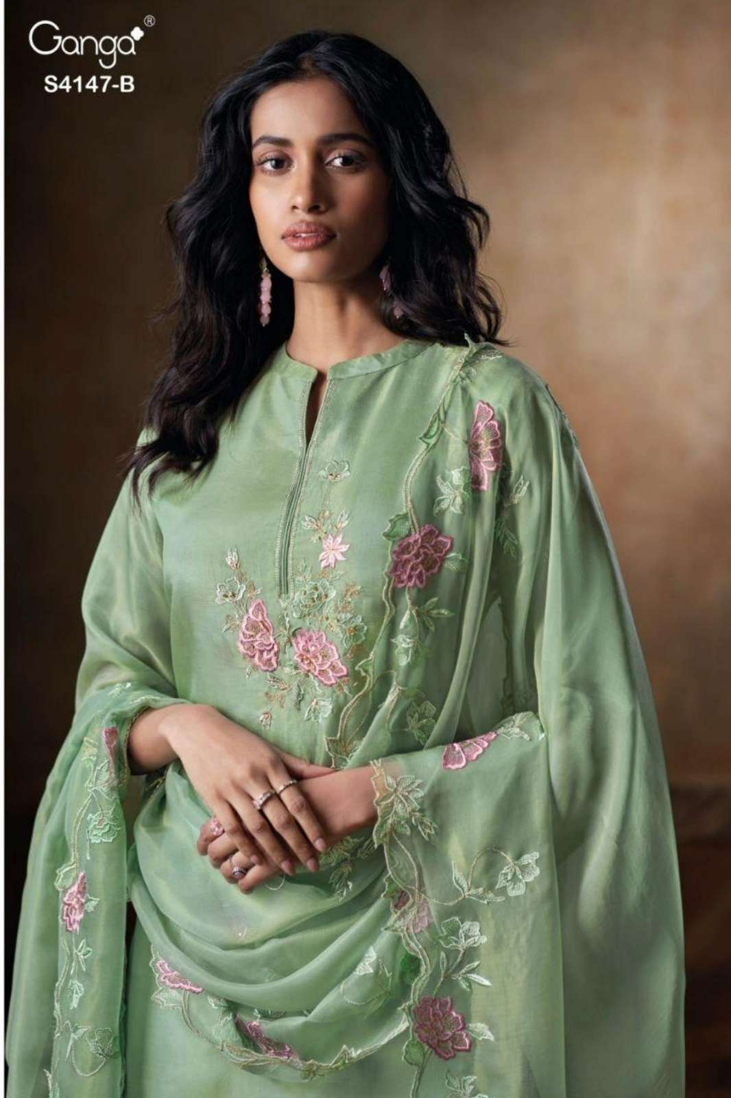 GANGA DIYARA 4147 PURE BEMBERG SILK HAND EMBROIDERED SUIT 