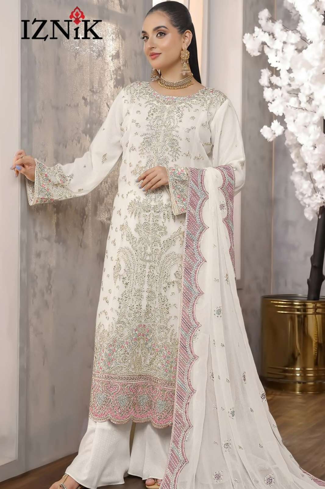 IZNIK FAB A 431 EXCLUSIVE CHIFFON EMBROIDERED AND CUTWORK SUIT