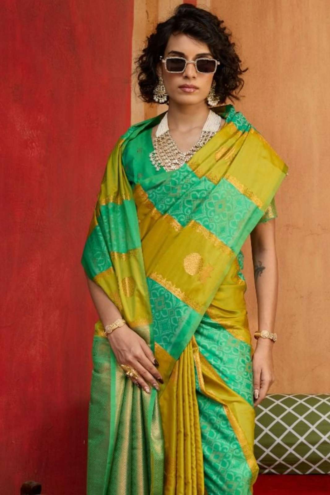 RAJTEX KIRTAN PATOLA PURE SILK HANDLOOM WEAVING SAREE