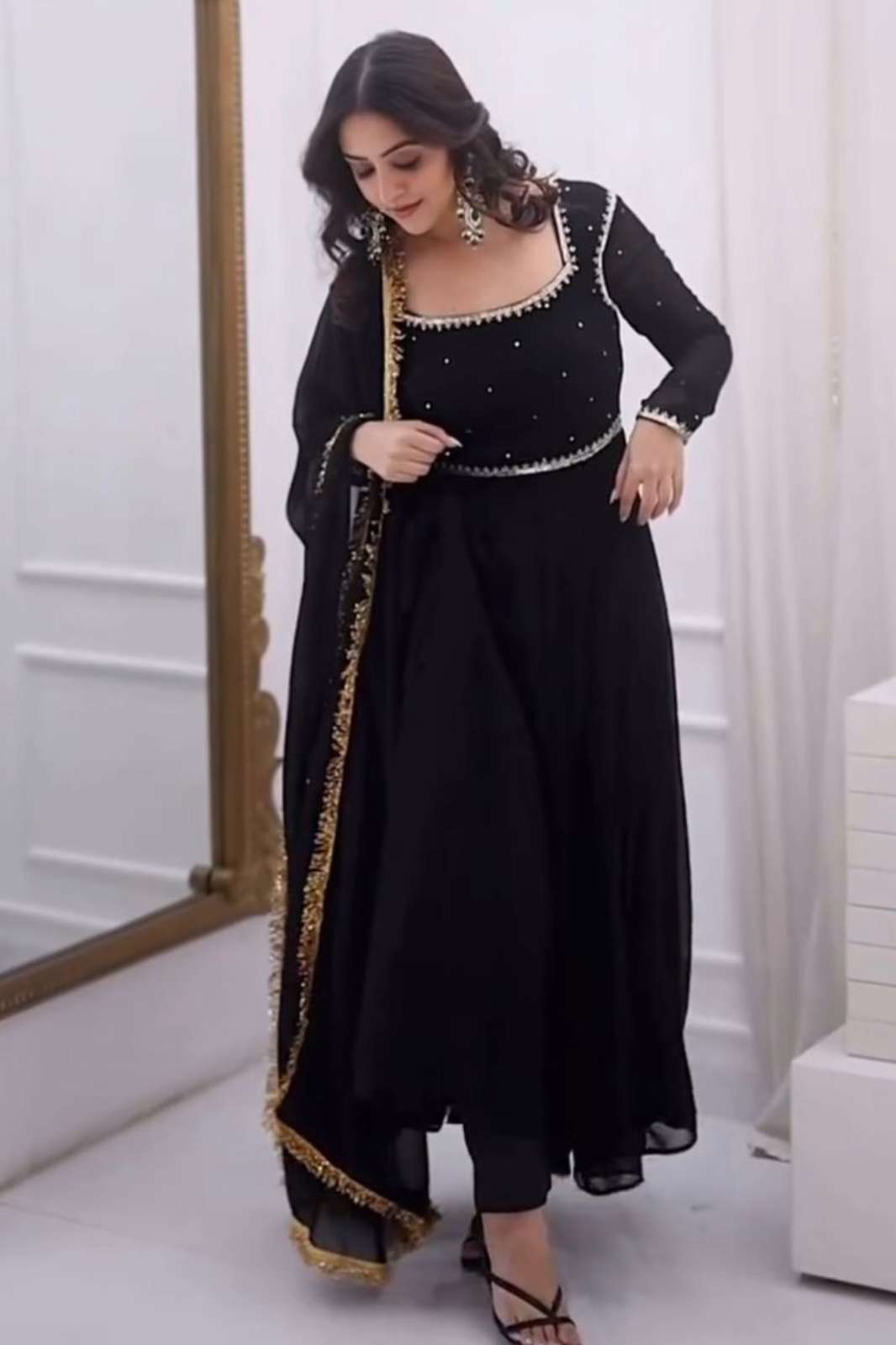 SHRI BALAJI EMPORIUM CODE 5966 CHARMING ANARKALI SUIT FOR PARTY LOOK