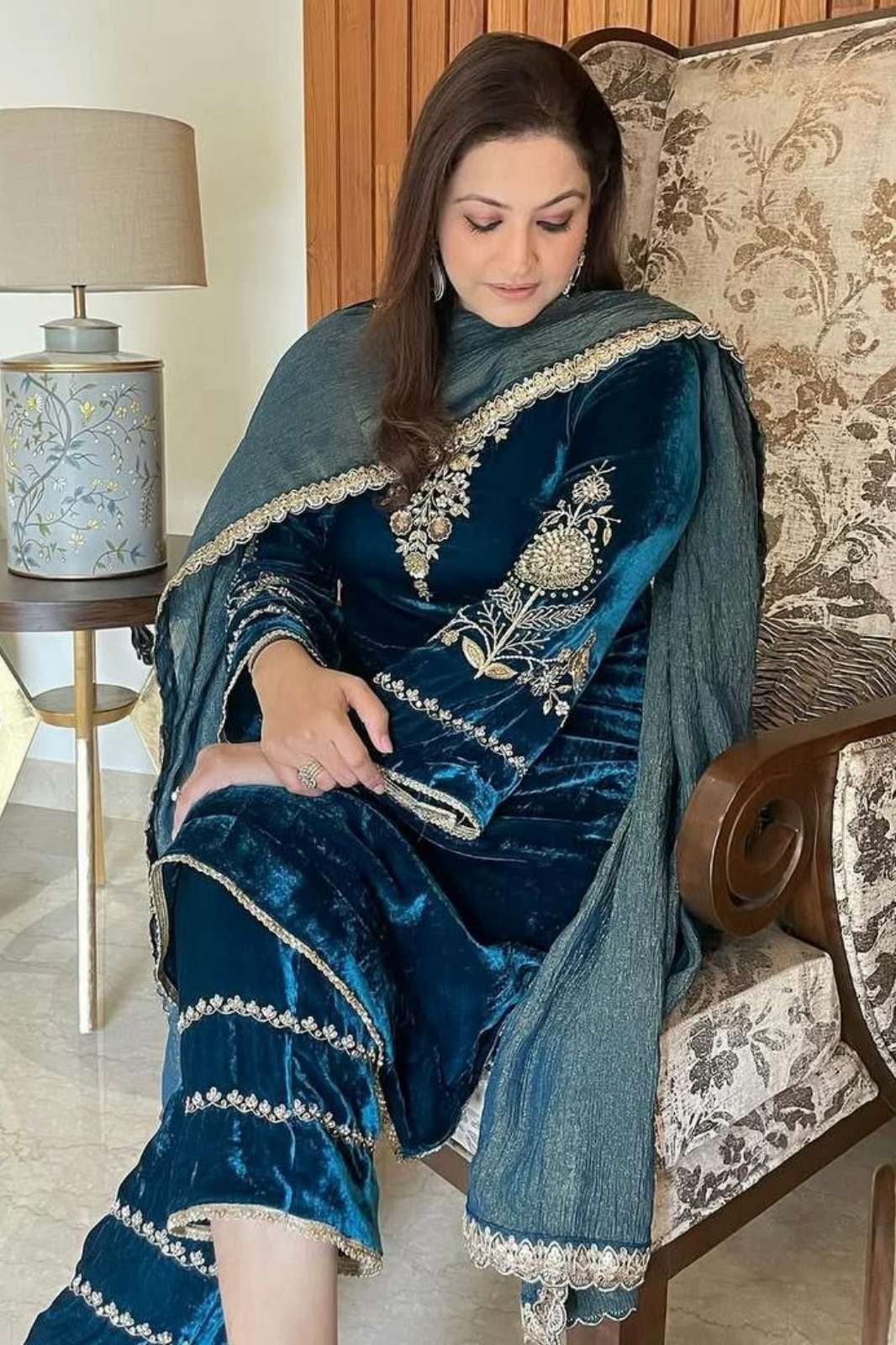 Shri Balaji Emporium DV 25151 Velvet Designer Straight Suit