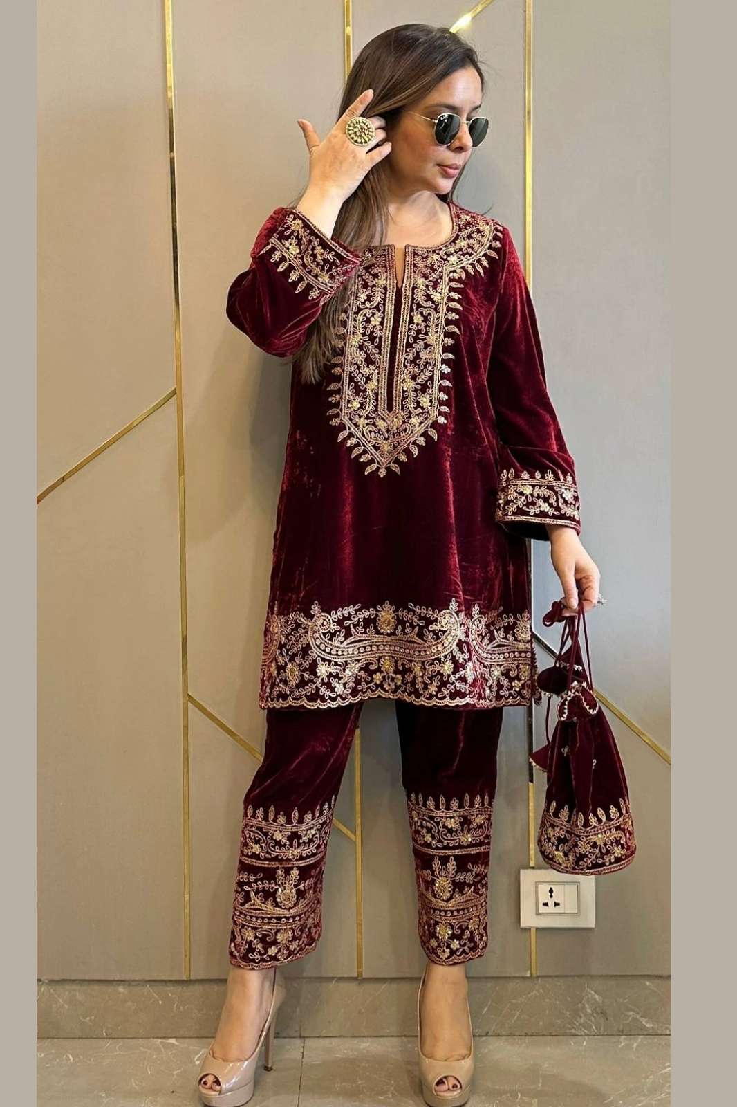 Shri Balaji Emporium LC 1428 Premium Velvet Designer Salwar Suit