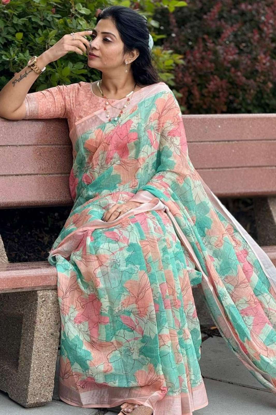 Shri Balaji Emporium MG576 Plain Linen Designer Saree