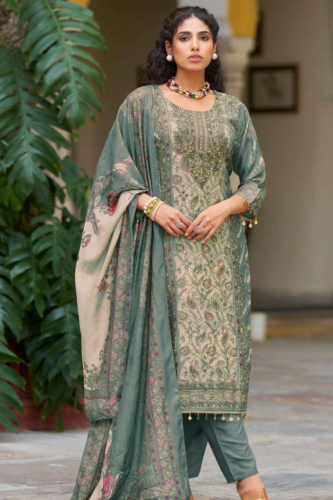 AMRUTVELA AT 122 BEAUTIFUL DIGITAL PRINT VICOSE SUIT WITH AARI & HAND WORK