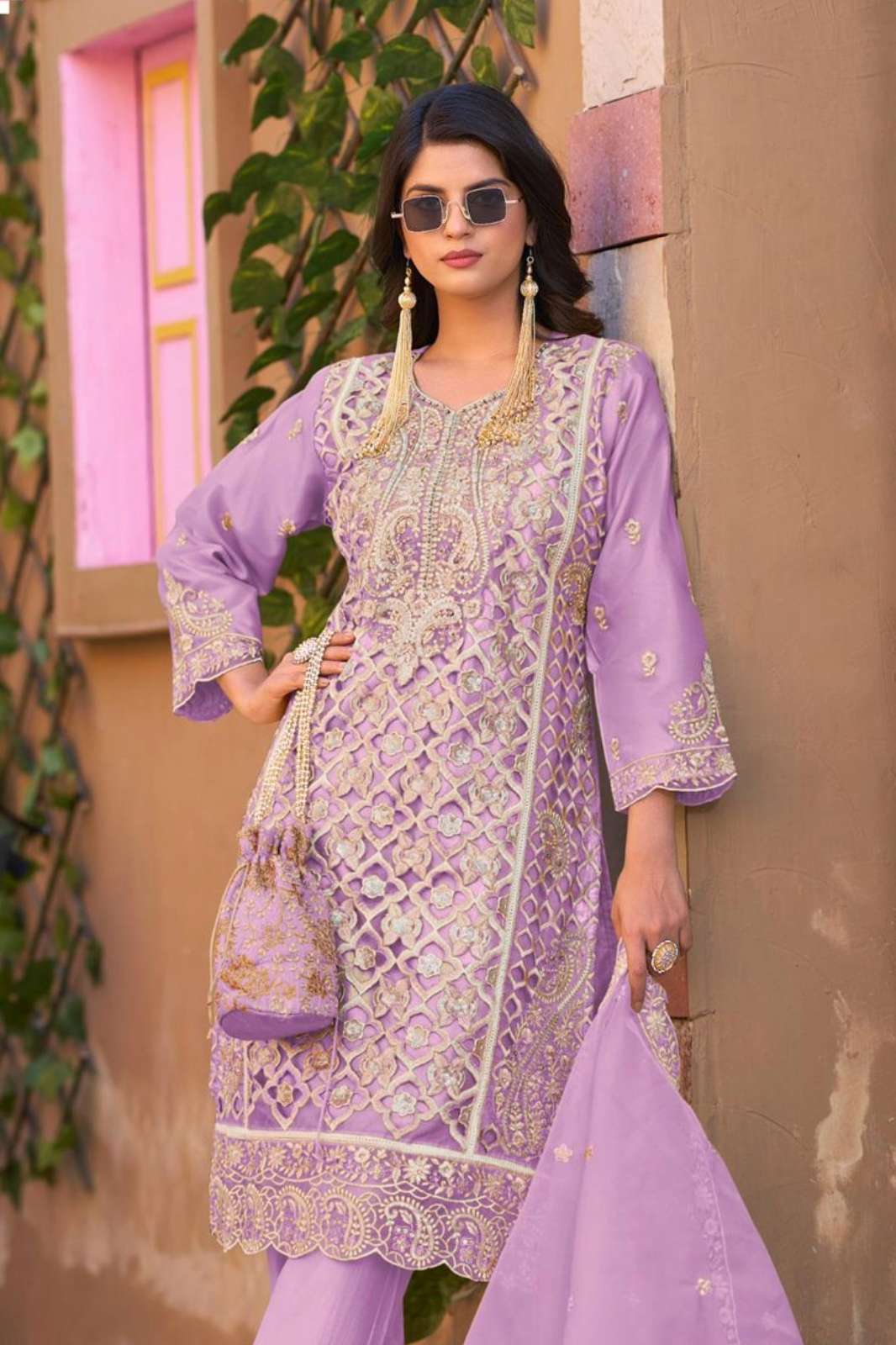 DEEPSY 2261 BEAUTIFUL CHIFFON SUIT WITH ELEGANT EMBROIDERY AND HAND WORK