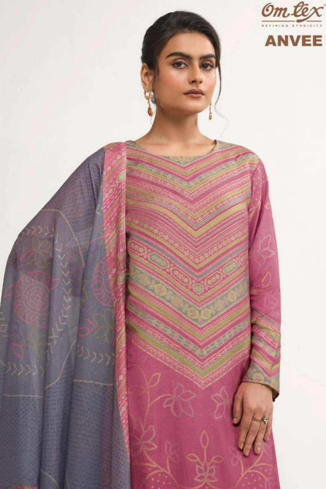 OMTEX ANVEE BEAUTIFUL MUSLIN JACQUARD DIGITAL PRINTED SUIT 